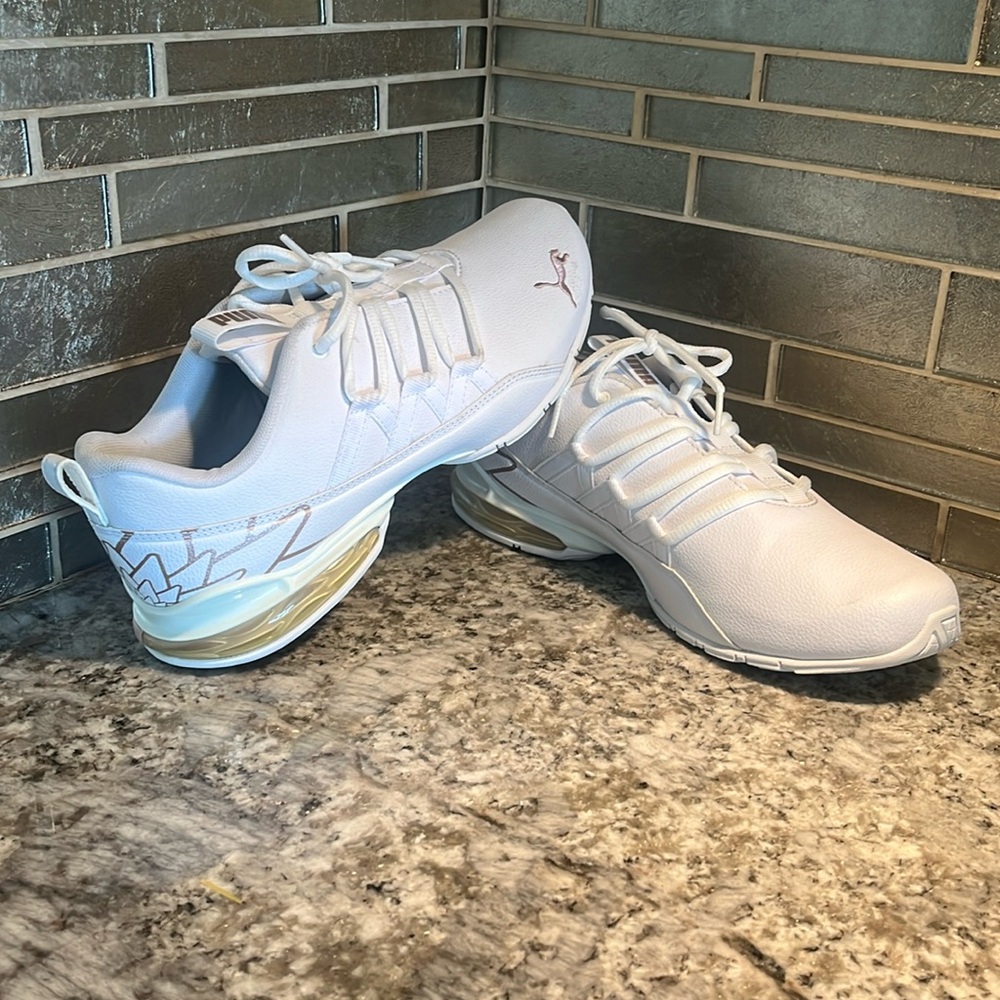 Women’s white soft foam puma shoe